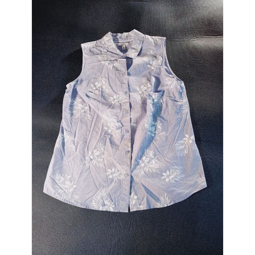 Women's Croft & Barrow ~ Button Down ~ Flowers Top Medium ~ Light Blue / White
